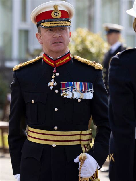 Matt Holmes (Royal Marines officer) - Wikipedia