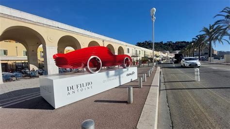 Nice C Est Quoi Cette Grosse Voiture Rouge Sur Le Quai Des Etats Unis