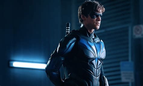 Los Beneficios Del Traje De Nightwing Para Dick Grayson