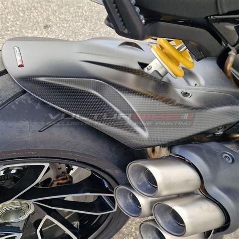 Garde boue arrière en carbone Ducati Diavel V4