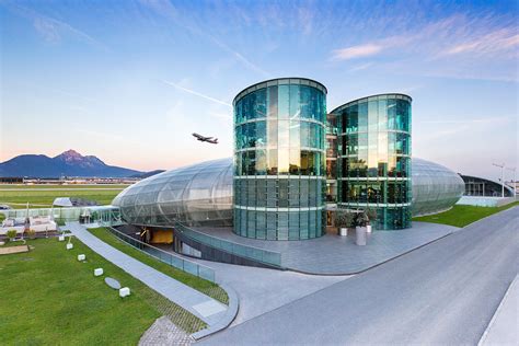 Restaurant Ikarus Hangar 7 HIGH HIGHER THE HIGHEST