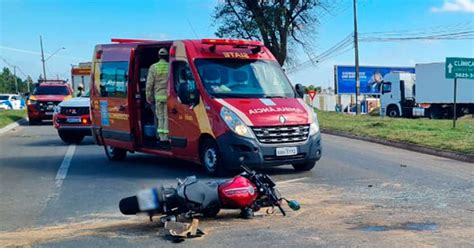 Motociclista fica ferido após SUV cruzar Estrada da Ribeira em Colombo