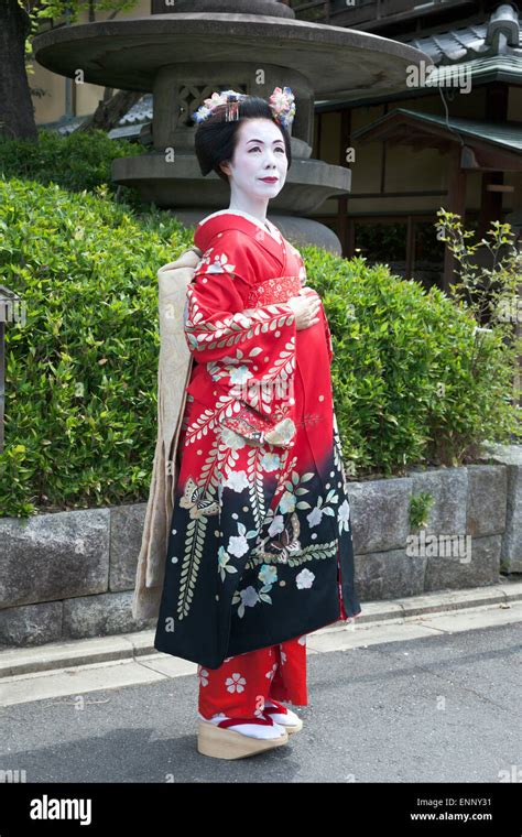 Geisha In Traditional Clothing In Kyoto Japan Stock Photo Alamy