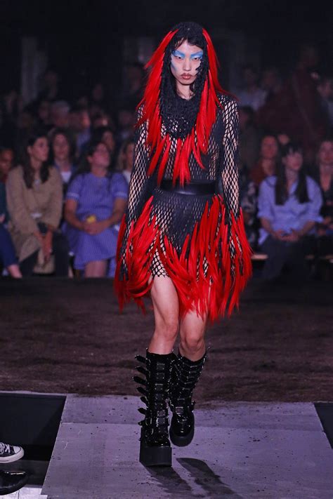 Gareth Pugh Ready To Wear Fashion Show Collection Spring Summer 2019