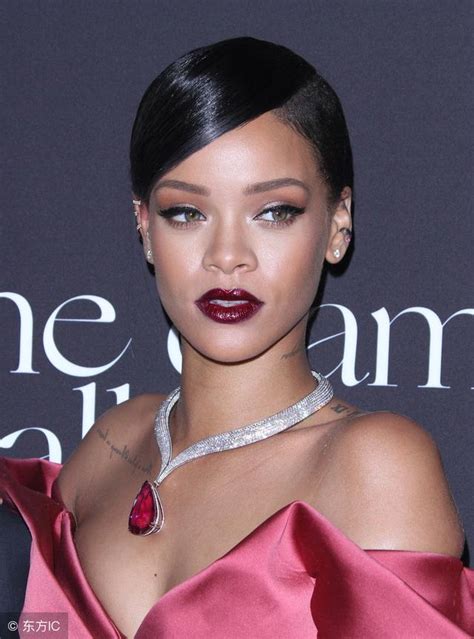 Rihanna唱歌只是愛好，她的fenty Beauty才是正事！ 每日頭條