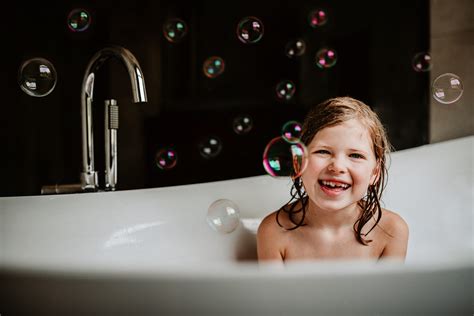 11 Creative Bathtub Photoshoot Ideas