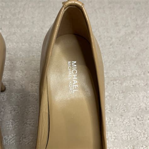 Michael Kors Nude Flex Patent Leather Pumps Size 6 Gem