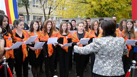 Corul De Elevi Ai Liceului De Arte Regina Maria Alba Iulia Imnul Casei