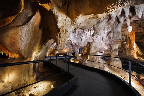 La Caverne Du Pont D Arc Vallon Pont D Arc Scenevolution