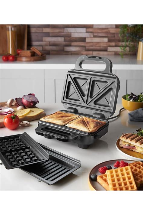 Russell Hobbs Ok Fonksiyonlu Arada Sandvi Makinesi Waffle