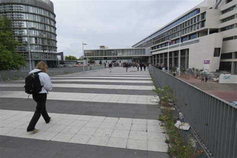 Cy Cergy Paris Universit D Croche Une Dotation De Millions D Euros