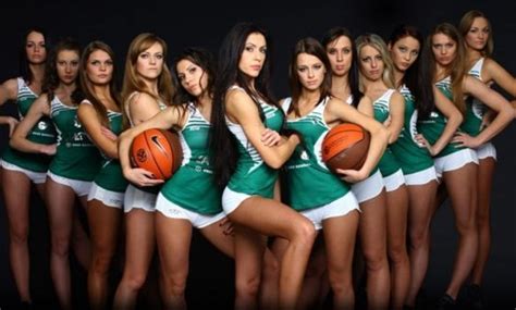 Горещо: Насладете се на тези убийствени мажоретки /видео и снимки/