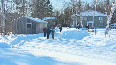 Des Personnes En Situation De Handicap Profitent Du Plein Air Au Centre