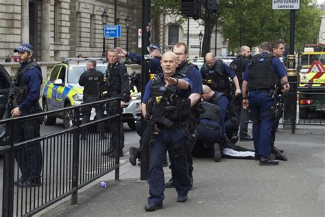 Un Homme Suspecté De Vouloir Commettre Une Attaque Arrêté à Londres