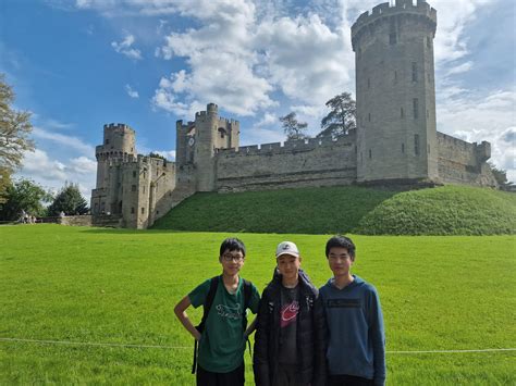 Warwick Castle Logo