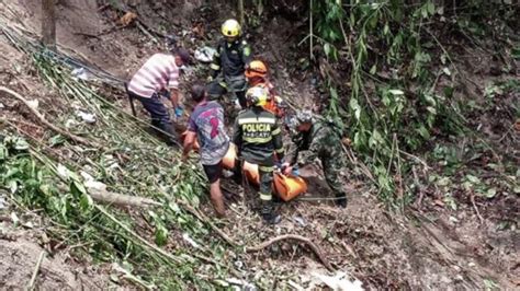 Autob S Con Migrantes Cae En Barranco En Colombia Mueren Unotv