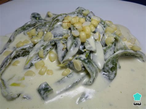 Rajas poblanas con queso y crema Fácil