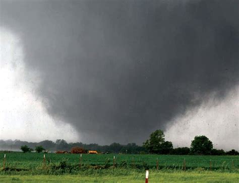 Timing made Oklahoma tornado toll worse | New Scientist