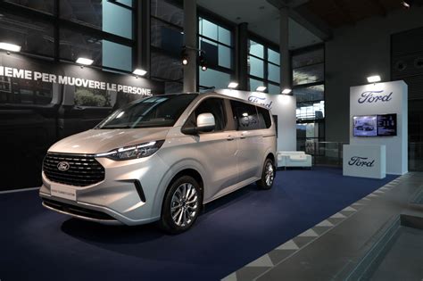 Anteprima Nazionale Per Il Nuovo Ford Tourneo Custom Al Ttg Travel