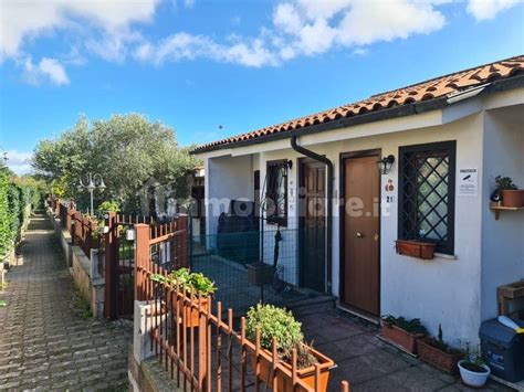 Vendita Villa A Schiera In Via Di Poggio Cavaliere Ronciglione Ottimo