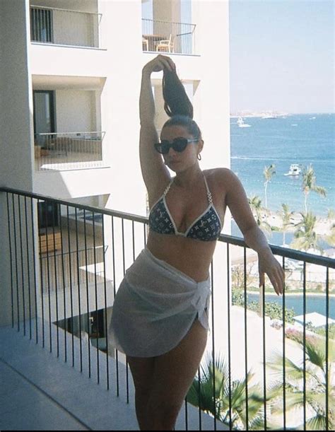 New Hot Sexy Margo Oshry Bikini Pics