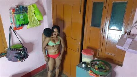 So Beautiful Wife Ko Kissi Kar Ke Maza Liya Night Me Old Man Teen Porn XHamster