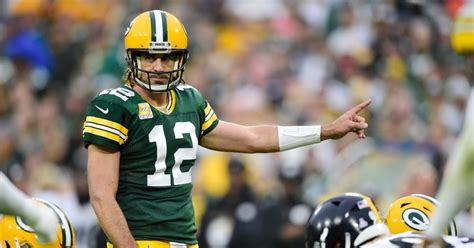 Aaron Rodgers Responds to Rumors of Him Requesting Trade to Steelers