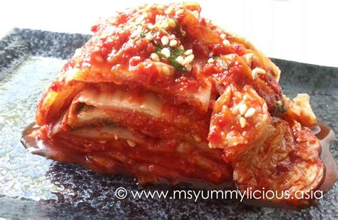 Korean food photo: Napa Cabbage Kimchi (Tongbaechu-kimchi 통배추김치 ...