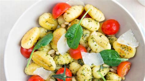 Gnocchis Au Pesto Et Tomates Cerise Rapide D Couvrez Les Recettes De