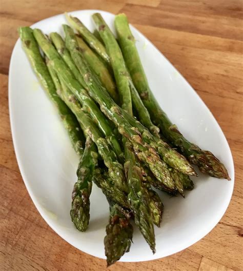 Asperges vertes rôties au four Torchons Serviettes