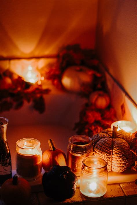 Candles Illuminating Bathtub · Free Stock Photo