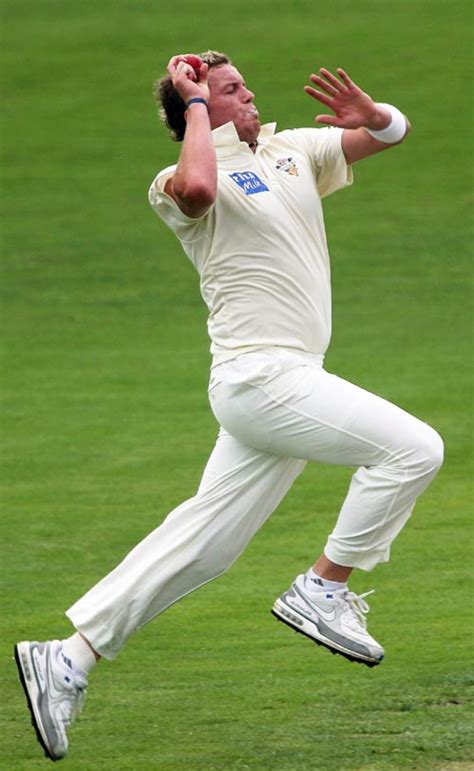 Peter Siddle runs in to bowl | ESPNcricinfo.com