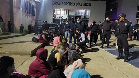 En Oaxaca Detienen A Presunto Pollero Que Transportaba A Migrantes Grupo Milenio