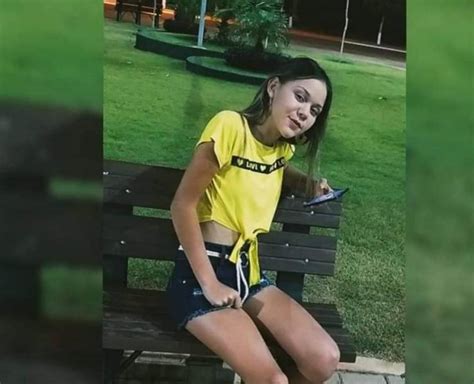 Completando 15 Anos Neste Domingo Adolescente Foge De Casa E Mãe Faz Apelo Nas Redes Sociais De