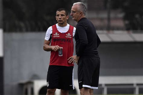 Sem Bueno e volta de Vecchio Santos relaciona 23 para o clássico