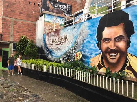 Tour Pablo Escobar Por Medell N Y La Comuna Museo