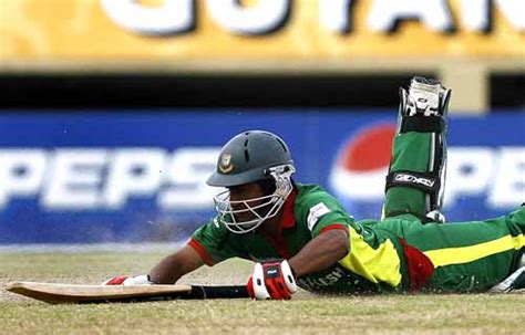 Mohammed Ashraful Just Manages To Reach His Ground