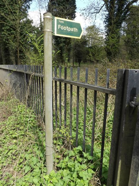 Footpath Sign Off Norwich Road Geographer Cc By Sa 2 0 Geograph