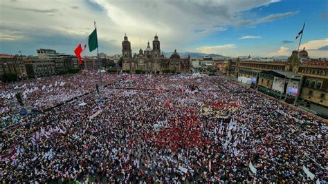 Tens Of Thousands Gather At Mexicos Zócalo Square To Celebrate Fifth