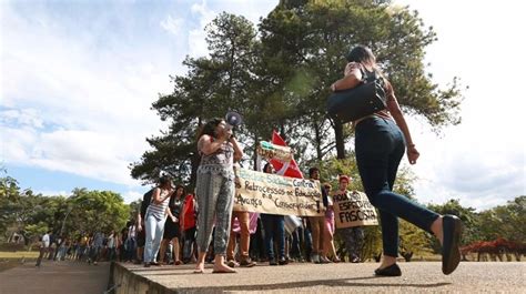 Estudantes Da UnB Fazem Ato Contra Ataque De Radicais De Direita