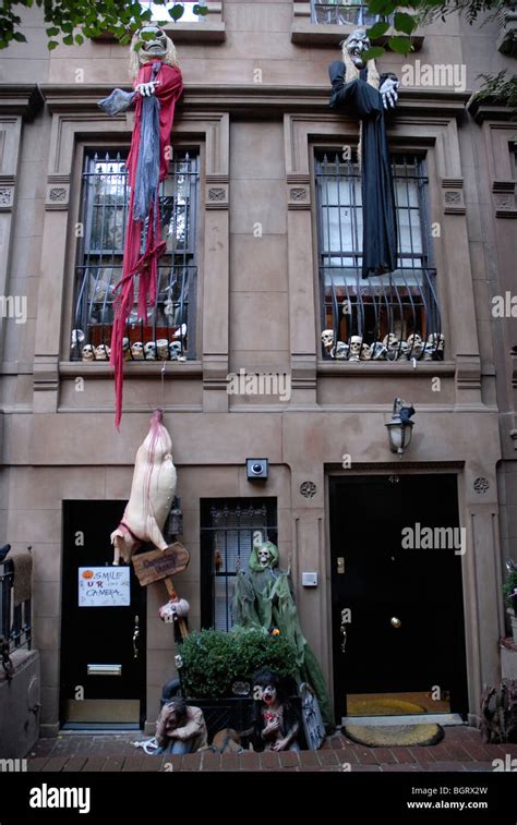New York City Town Houses Decorated For Halloween Stock Photo Alamy