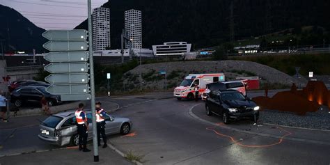 Verkehrsunfall Im Kreisel Fordert Zwei Verletze Personen Kanton