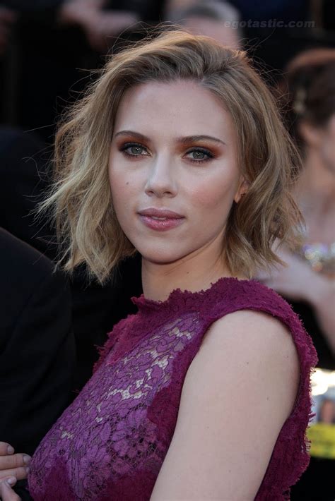 Scarlett Johansson 2011 Oscars 04 Celebrity And Movie Pictures Photos Wallpaper