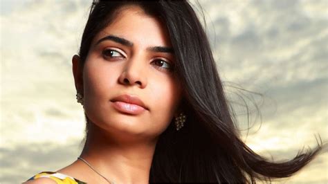 Metoo Campaigner Chinmayi Sripaada Terminated From Tamil Nadu Dubbing