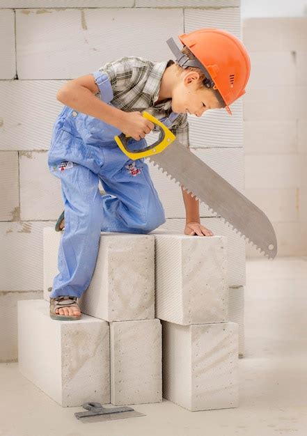page  kids construction workers images    freepik