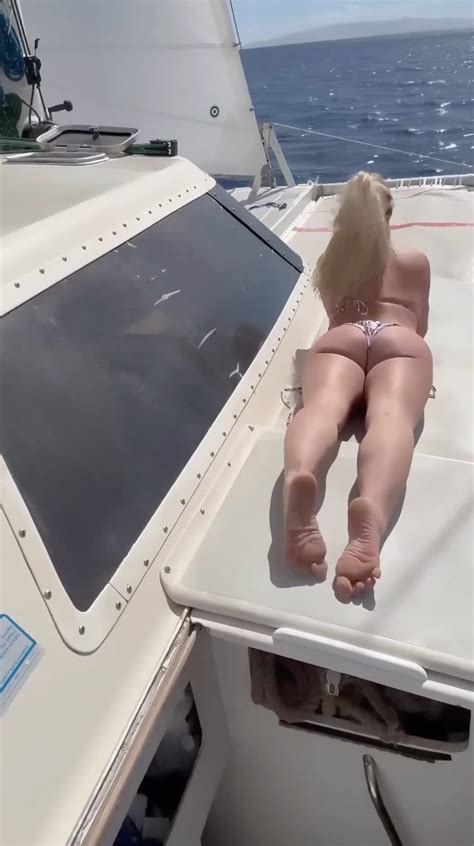 Britney Spears Hastily Deletes Video Of Her Bare Butt In Thong Bikini On Yacht As She Rips