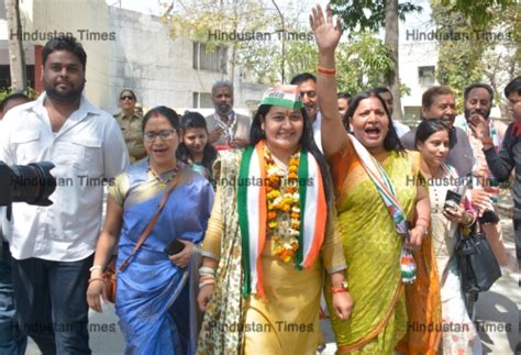 Congress Candidate From Ghaziabad Lok Sabha Seat Dolly Sharma File