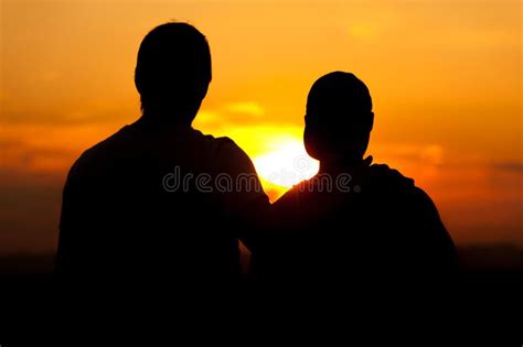 130 Silueta De Dos Hombres Gay Fotos de stock Fotos libres de regalías de Dreamstime