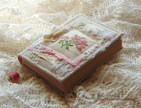 Scrapbooking: Notebook with Embroidery