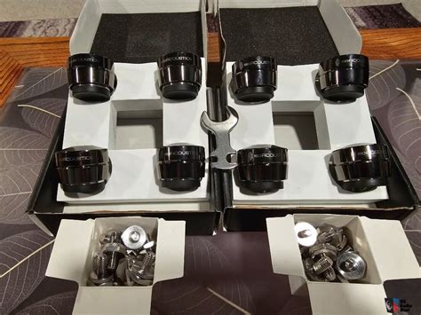 ISO Acoustics GAIA III set of eight